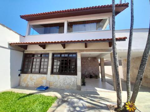 Sobrado à venda em Itanhaém, residencial, com 6 suítes, com 293.19 m²