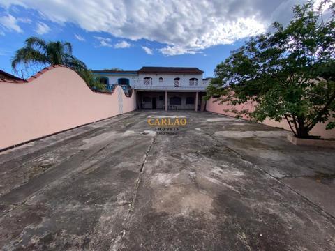 Sobrado de Lote Inteiro em Mongaguá