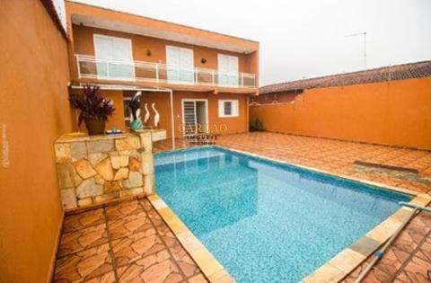 Sobrado de Lote Inteiro em Itanhaém