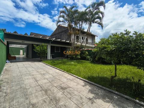 Casa de Lote Inteiro em Mongaguá