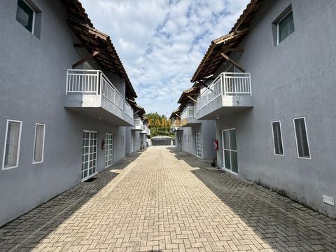 Sobrado à venda em Mongaguá, Conjunto Residencial Mazzeo, com 2 suítes, com 75.99 m²