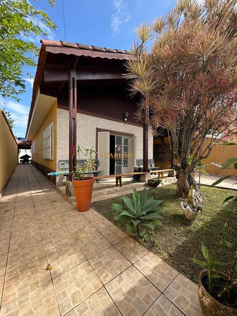 Casa à venda em Mongaguá, Itaóca, com 2 quartos, com 126.5 m²