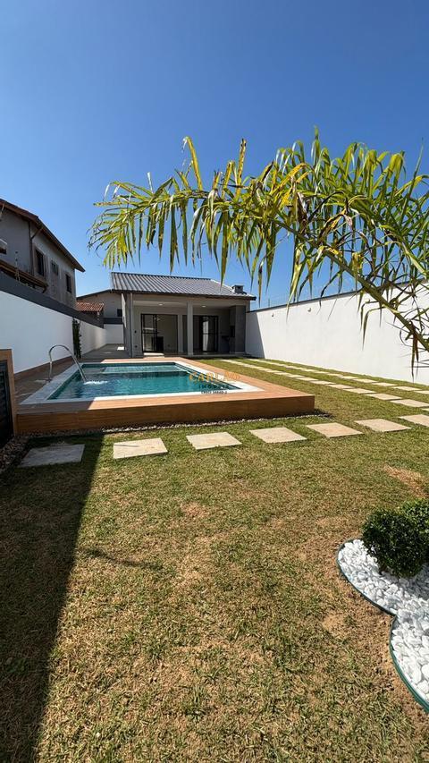 Casa Isolada de Lote Inteiro em Itanhaém