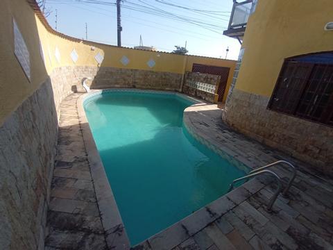 Casa à venda em Mongaguá, residencial, com 7 quartos, com 209.6 m²